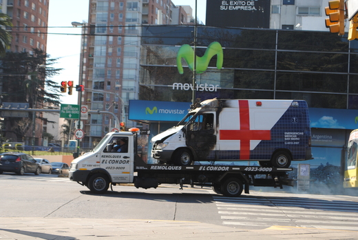 Foto ambulancia quemada